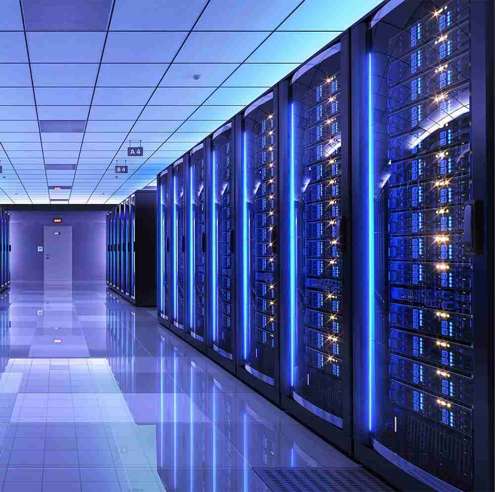 24/7 Server Room Monitoring: Keep an Eye from Anywhere