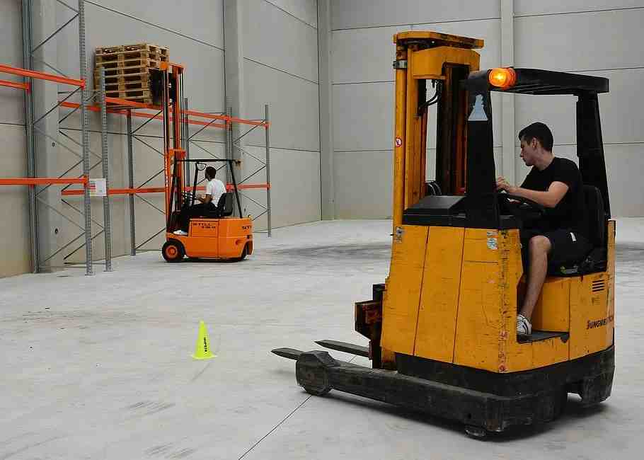 INDOOR FORKLIFT